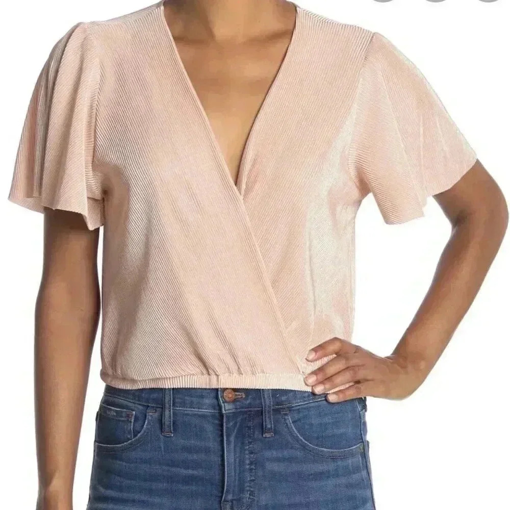 ASTR the Label Plisse Short Sleeve Surplice Wrap Top Blouse Small Blush NEW 602